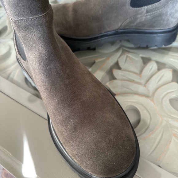 Camel Active, Authentic Chelsea Boots, Taupe Suede Leather, Wm's.10, Brand New! - Picture 5 of 12